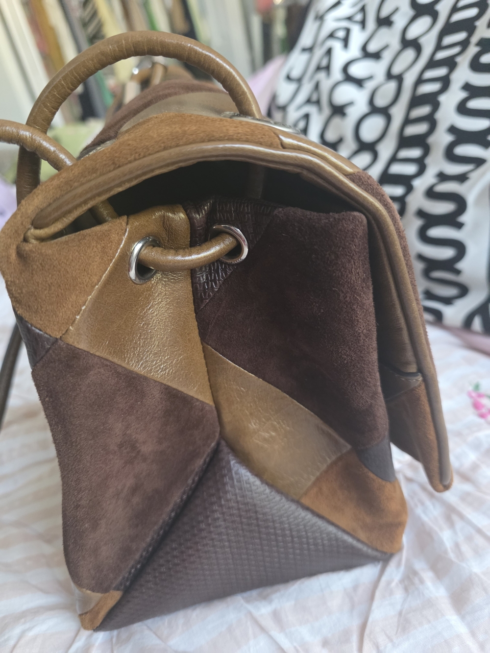 Marc Jacobs Patchwork Diamond-Panel Shoulder Bag in Brown Tones - Picture 4 of 11